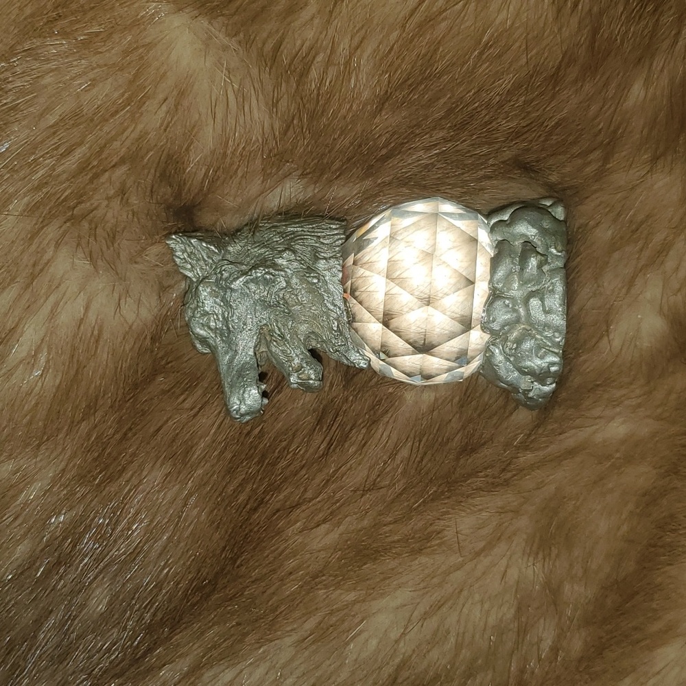 Vintage crystal zoo wolf call model #2104 Pewter figurine Comstock CCI